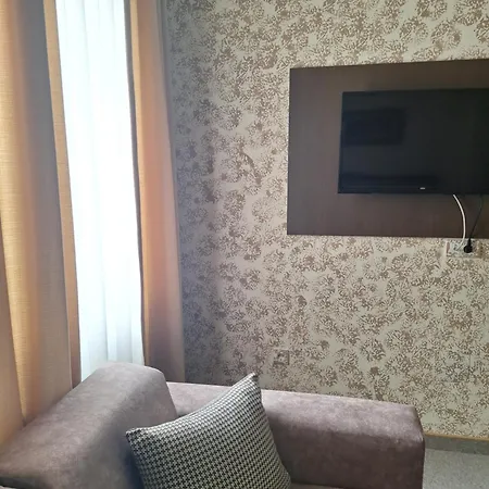 Garni Ema 4*