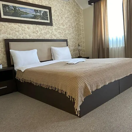 Garni Ema Отель Крагуевац