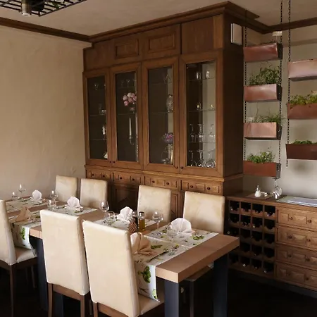 Отель Garni Ema 4*