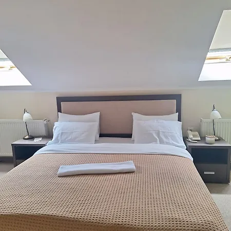 Garni Ema Отель Крагуевац