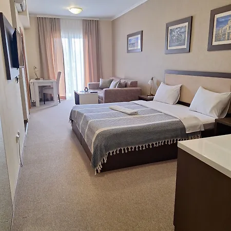 Garni Ema Отель Крагуевац