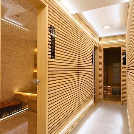 فندق Garni Ema 4*