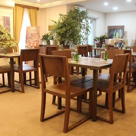 Garni Ema Отель Крагуевац